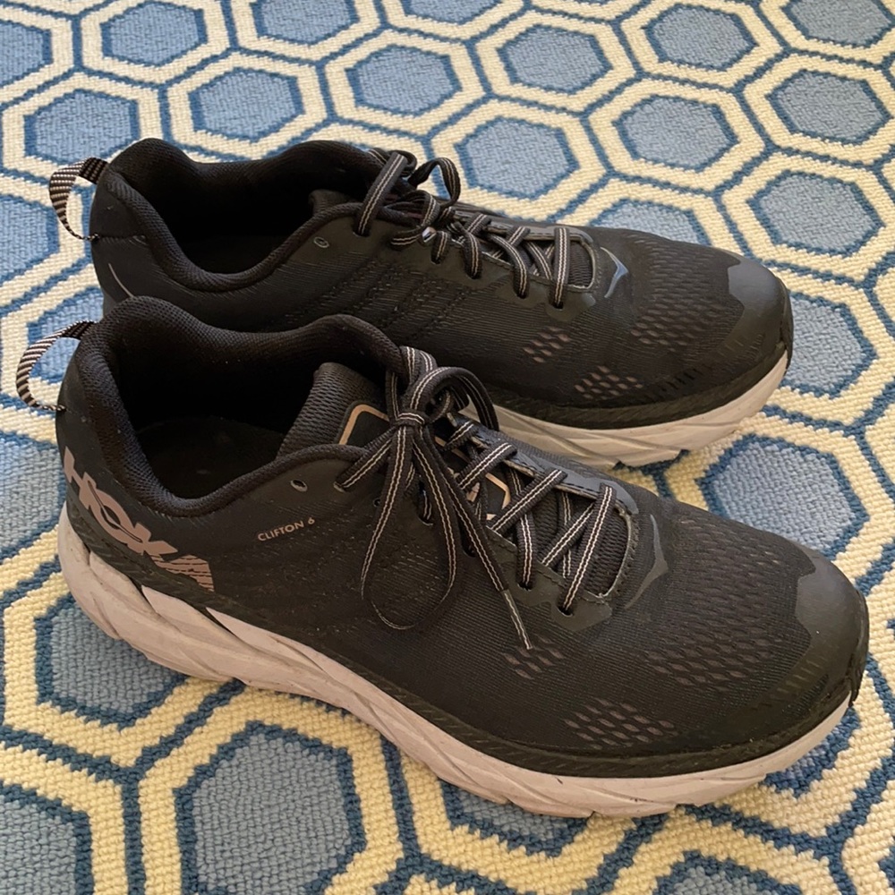 Hoka women’s Clifton running shoes size 9